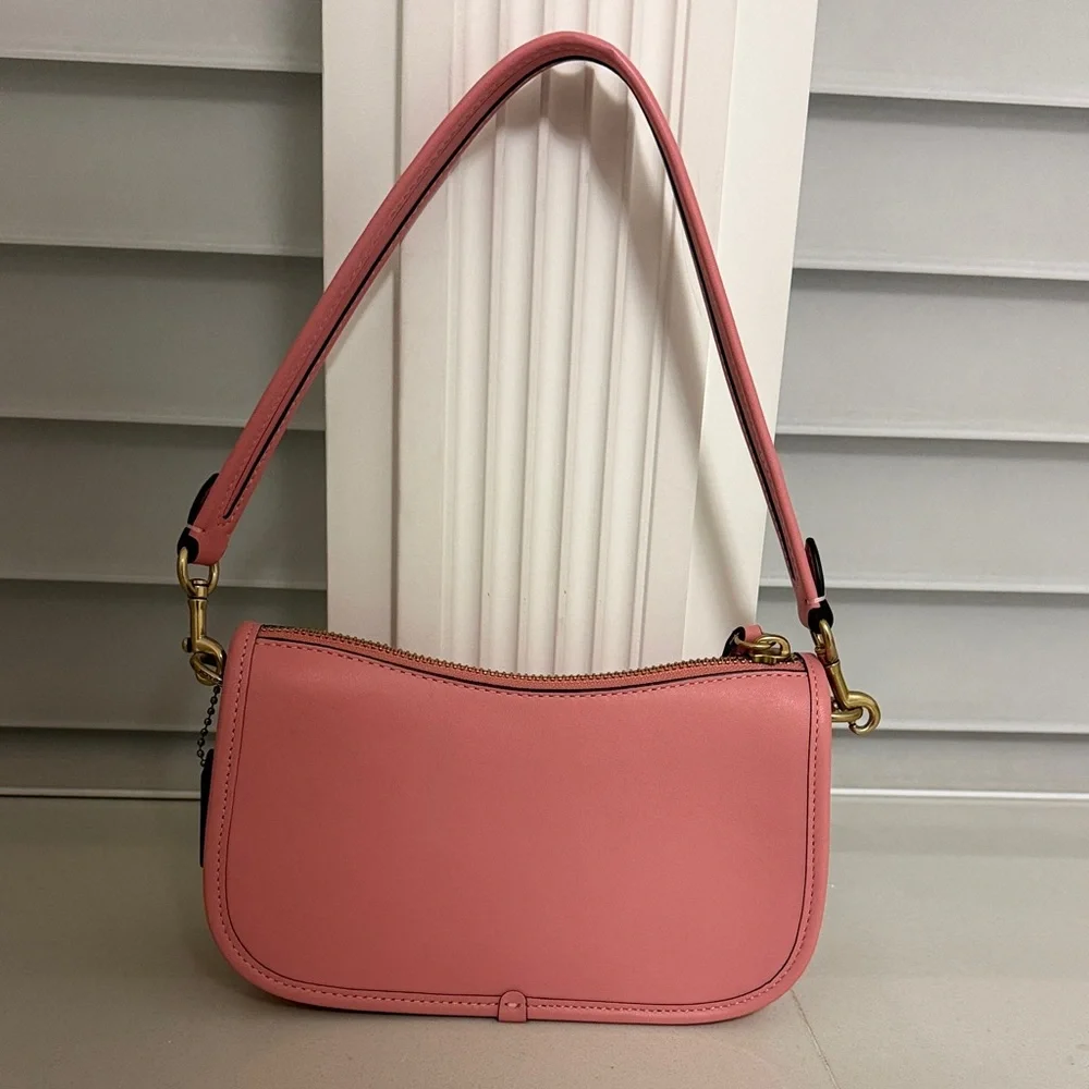 Candy Pink Coach swinger bag 20 - Picture 8 of 8